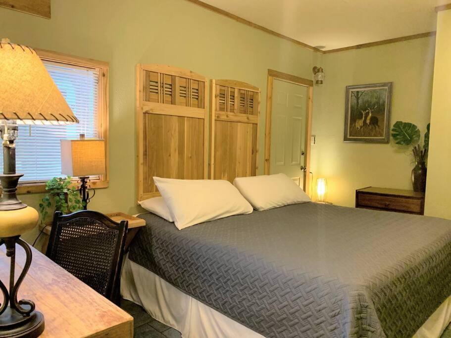 The River Haven - Sleeps 32 - On Guadalupe River Seguin Luaran gambar