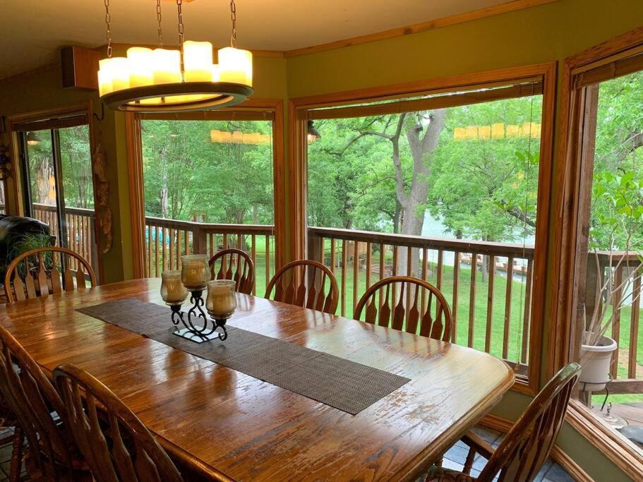 The River Haven - Sleeps 32 - On Guadalupe River Seguin Luaran gambar