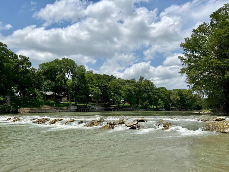 The River Haven - Sleeps 32 - On Guadalupe River Seguin Luaran gambar