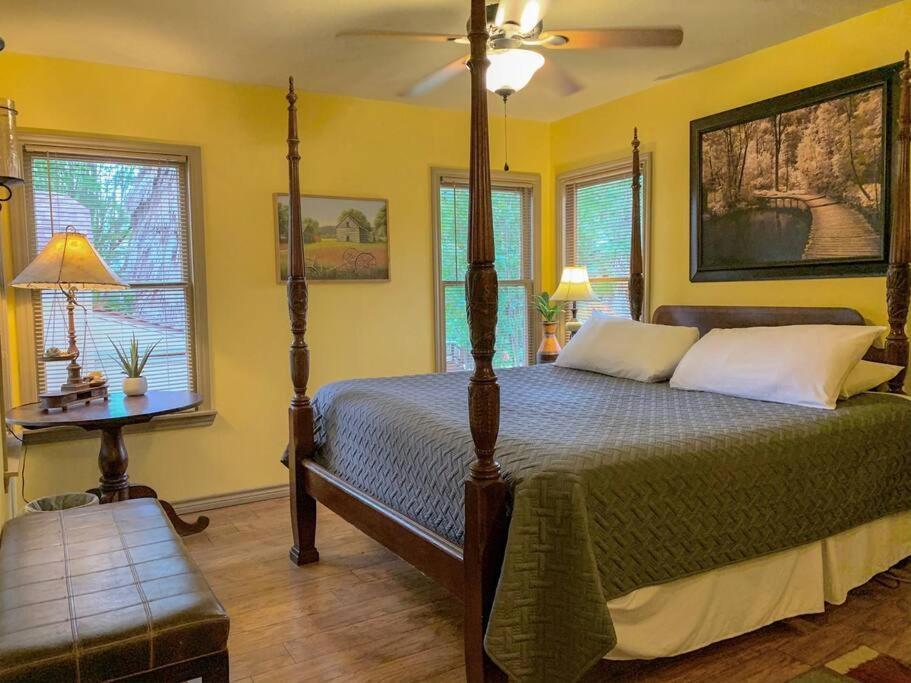 The River Haven - Sleeps 32 - On Guadalupe River Seguin Luaran gambar