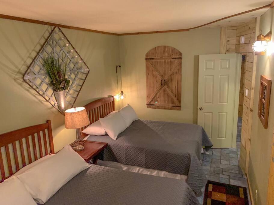 The River Haven - Sleeps 32 - On Guadalupe River Seguin Luaran gambar