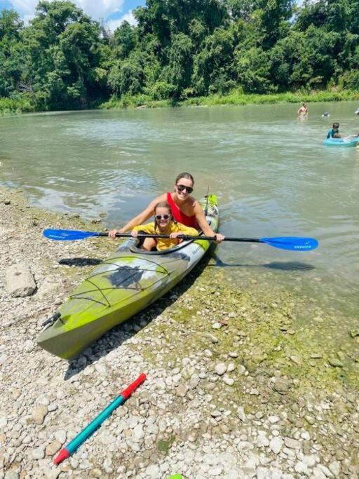 The River Haven - Sleeps 32 - On Guadalupe River Seguin Luaran gambar