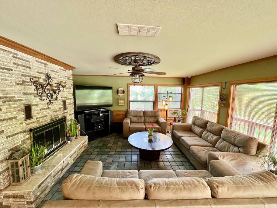 The River Haven - Sleeps 32 - On Guadalupe River Seguin Luaran gambar