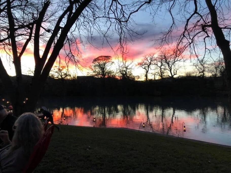The River Haven - Sleeps 32 - On Guadalupe River Seguin Luaran gambar