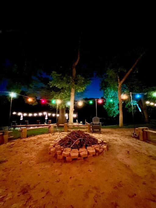 The River Haven - Sleeps 32 - On Guadalupe River Seguin Luaran gambar