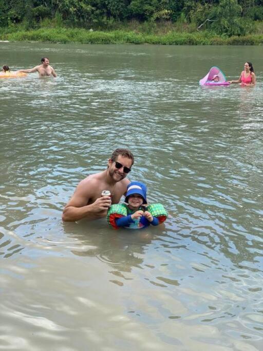 The River Haven - Sleeps 32 - On Guadalupe River Seguin Luaran gambar